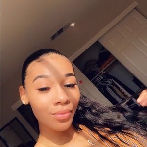 Meet your Posher, Malia